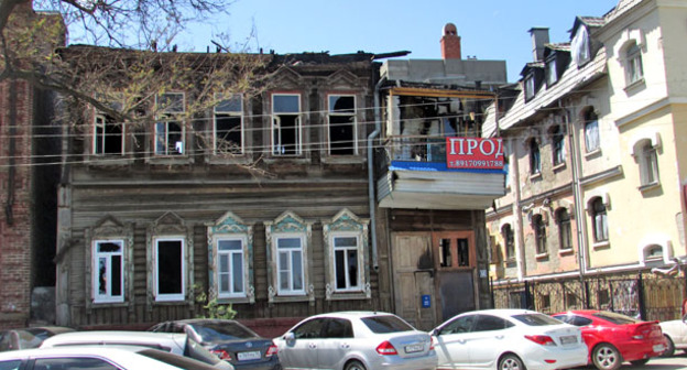 Дом №68 на Красной набережной, Астрахань, 12 мая 2015 г. Фото Вячеслава Ященко для "Кавказского узла"