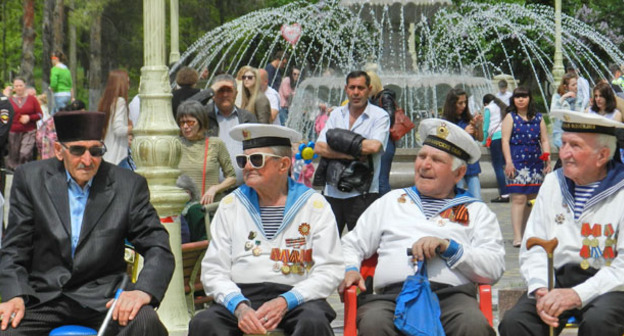 Ветераны во время празднования 92-й годовщины со дня рождения экс-президента Азербайджана Гейдара Алиева. Волгоград, 10 мая 2015 г. Фото Татьяны Филимоновой для "Кавказского узла"