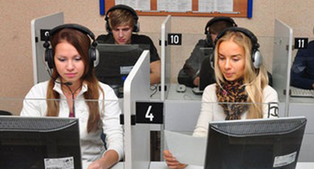 Участники ЕГЭ по иностранному языку. Фото: http://mon95.ru/press/news/actual/4529-80-uchastnikov-ege-po-inostrannym-yazykam-budut-sdavat-ustnuyu-chast
