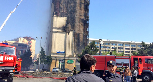 Пожар в многоэтажке в Баку. 19 мая 2015 г. Фото Фарида Арифоглу для "Кавказского узла"