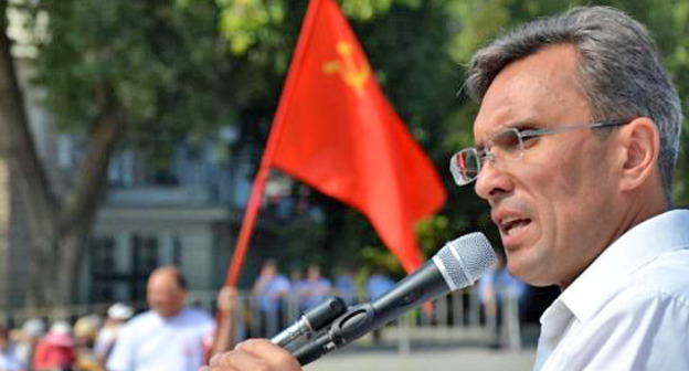 Владимир Бессонов. Фото http://doninformburo.ru/news/vladimir-bessonov-obratilsya-k-deputatam-gosdumyi-s-prizyivom-ne.html