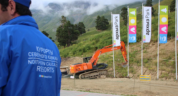 В Курорте Архыз. Июнь 2014. Фото Ахмеда Альдебирова для "Кавказского узла"