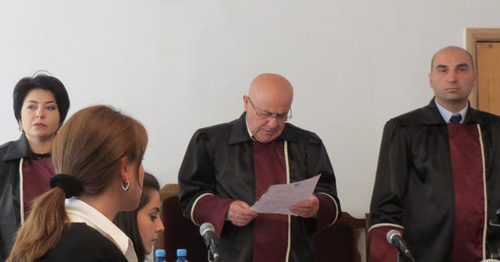 Верховный суд Нагорного Карабаха зачитывает приговор гражданам Азербайджана. Степанакерт, 27 мая 2015 г. Фото Алвард Григорян для "Кавказского узла"