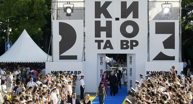 На фестивале "Кинотоавр"-2015, Сочи. Фото: http://www.livekuban.ru/news/kultura/v-sochi-nazvali-pobeditelya-kinotavra-korotkiy-metr/