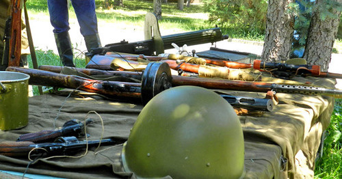 Экспонаты, представленные в военно-полевом лагере Рабоче-крестьянской Красной армии. Волгоград, 13 июня 2015 г. Фото Татьяны Филимоновой для "Кавказского узла"