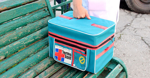 Сумка с вакциной против гепатита А. Алагир, июнь 2015 г. Фото Эммы Марзоевой для "Кавказского узла"