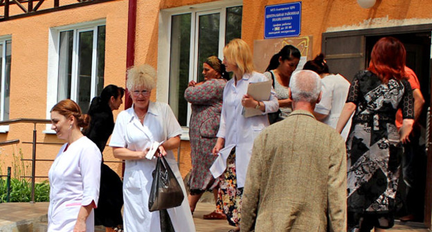 Медики собираются на иммунизацию населения. Алагир, июнь 2015 г. Фото Эммы Марзоевой для "Кавказского узла"