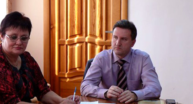 Олег Петелин (справа). Фото http://astrakhan.er.ru/