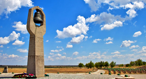 Военно-мемориальное кладбище в селе Россошки Городищенского района Волгоградской области. Фото http://vetert.ru/rossiya/volgogradskaya-oblast/sights/87-rossoshki.php