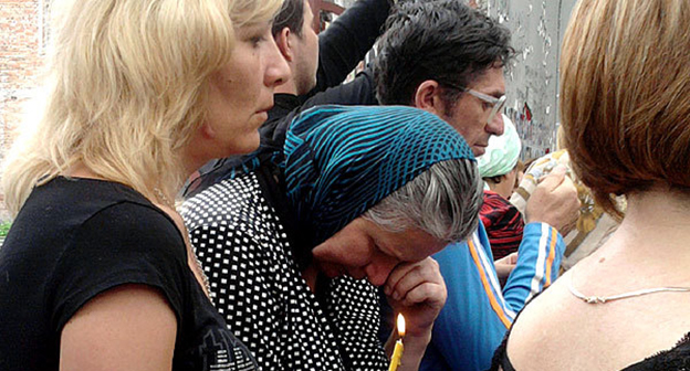 Женщины на 5-й годовщине трагедии. Фото "Кавказского узла"