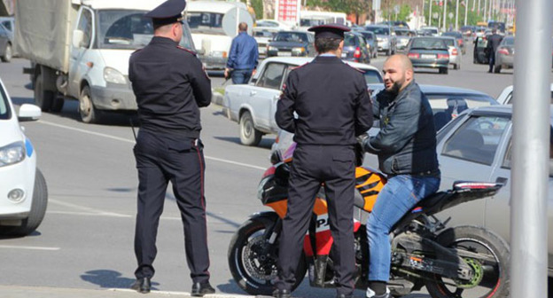 Сотрудники полиции в Грозном. Фото Магомеда Магомедова для "Кавказского узла"