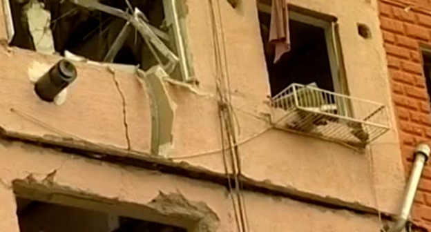 Многоэтажный жилой дом после взрыва. Тбилиси, 13 июля 2015 г. Фото http://www.currenttime.tv/content/article/27127219.html