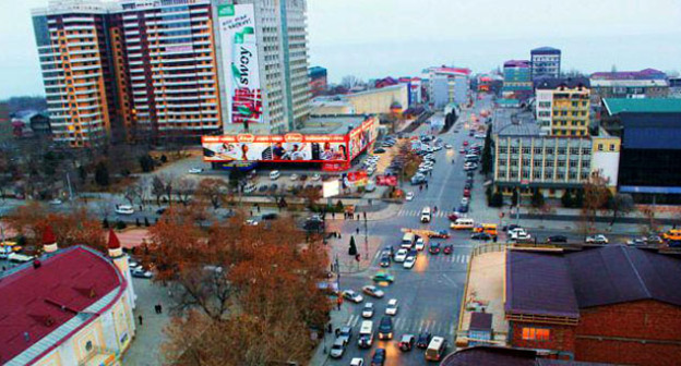 Пересечение проспекта Гамзатова и улицы Ярагского. Махачкала. Фото: Арсен Багазиев http://www.odnoselchane.ru/