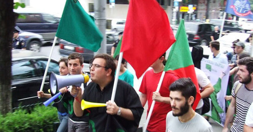 Шествие против проводимой в Грузии экологической политики прошло в Тбилиси. 16 июля 2015 г. Фото Эдиты Бадасян для "Кавказского узла"