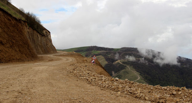 Горная дорога Харачой-Кезеной-Ам. Фото Магомеда Магомедова для "Кавказского узла" 