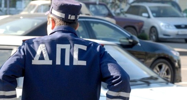 Сотрудник ДПС. Фото: Иван Журавлев / Югополис