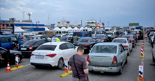 Ожидание очереди на Керченской переправе
Фото: Михаил Мордасов / Югополис