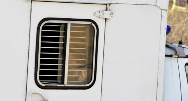 Участники БОРНа в автозаке. Фото Магомеда Туаева для "Кавказского узла"