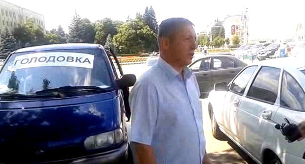 Геннадий Ворабьев во время голодовки. Ставропольский край, июль 2015 г. Фото http://bloknot-stavropol.ru/