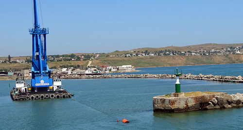 Строительные работы в Керченском проливе. Фото Нины Тумановой для "Кавказского узла"
