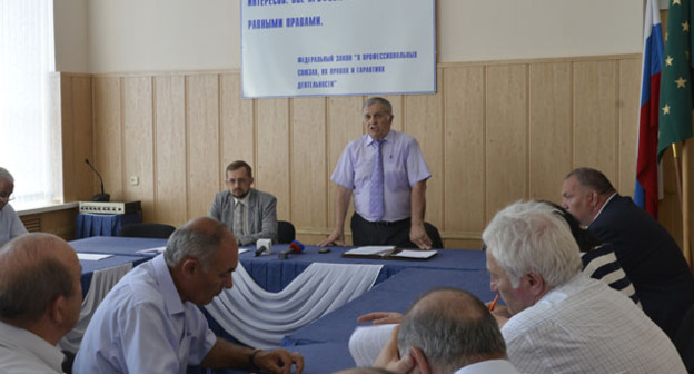 Собрание руководителей общественных организаций и членов их советов. КЧР, 31 июля 2015 г. Фото http://www.riakchr.ru/