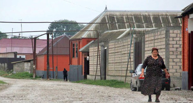 Сельская улица. Чечня. Фото Магомеда Магомедова для "Кавказского узла"