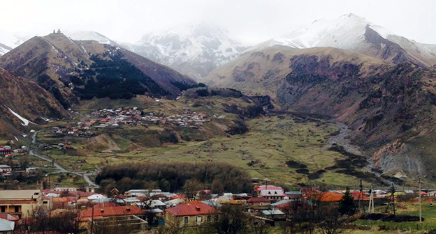 Вид на Казбек. Фото Магомеда Магомедова для "Кавказского узла"