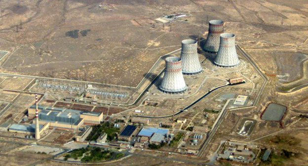 Армянская АЭС. Фото: Stratocles, https://ru.wikipedia.org/wiki/Армянская_АЭС#/media/File:Metsamor_NPP_aerial_view_1.jpg