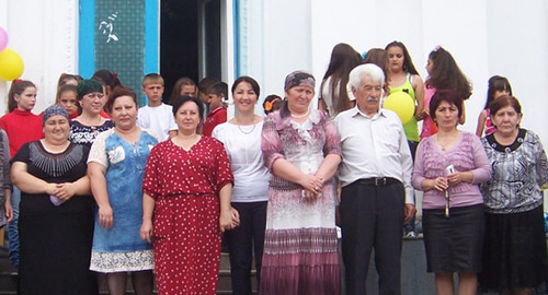 Коллектив Дома детского творчества в Нарткале. Фото:  http://ddtnartkala.gixx.ru/img/fotogallery/1/kart/100_9152.jpg