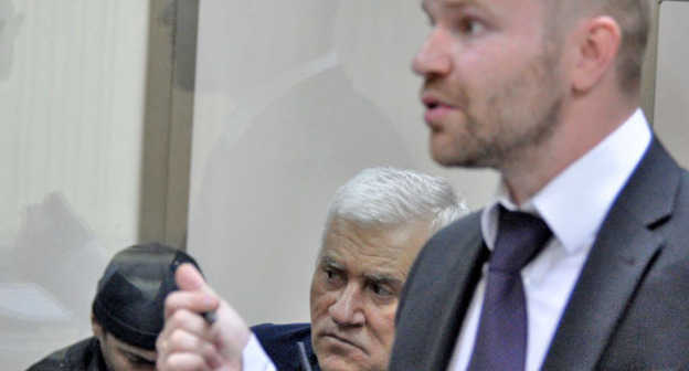 Саид Амиров (в центре). Фото Олега Пчелова для "Кавказского узла"