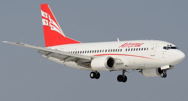 Самолет компании "Грузинские авиалинии". Фото: Konstantin Nikiforov https://ru.wikipedia.org/