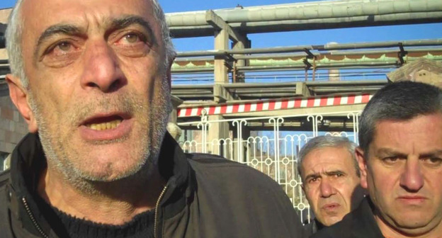 Акция протеста работников комбината «Ванадзор-Химпром». Ванадзор, 11 ноября 2010 г. Фото: RFE/RL 