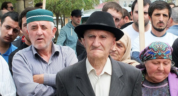 Участники митинга в Буйнакске 25.08.2015 . Фото Патимат Махмудовой для "Кавказского Узла"