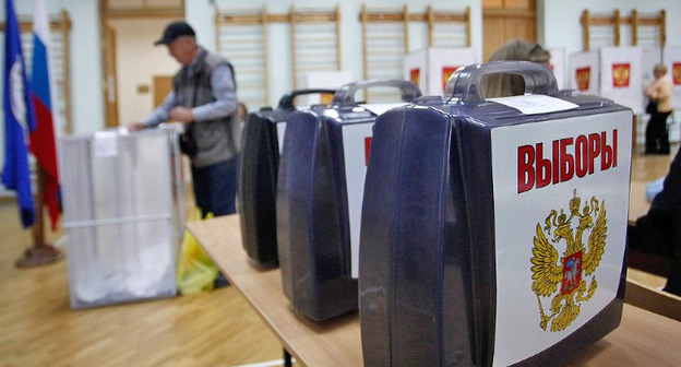 На избирательном участке. Фото: Владимир Аносов, ЮГА.ру