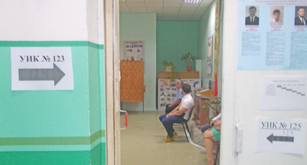 Избирательные участки №123 и 125 в Астрахани. 13 сентября 2015 г. Фото Елены Гребенюк для "Кавказского узла"