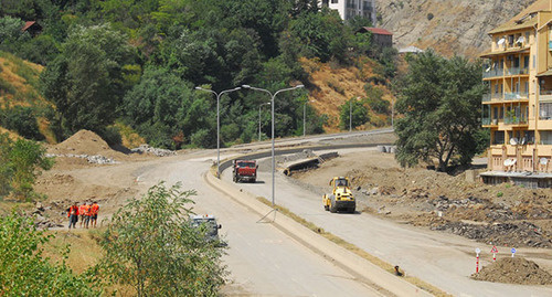 Ремонт дороги в центре Тбилиси. Фото: SPUTNIK/ БЕСИК ПИПИЯ
ремонт дороги, http://sputnik-georgia.ru/video/20150822/228370864.html