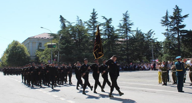 В военном параде в Цхинвале приняли участие  военнослужащие из России и Южной Осетии. Фото: http://cominf.org/node/1166506218