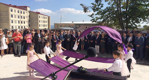 В рамках фестиваля "Дни Франции в Арцахе" состоялось открытие   ремесленного училища в городе Шуши. Нагорный Карабах. Фото Алвард Григорян