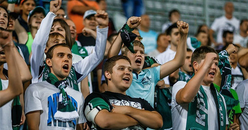 Болельщики футбольного клуба "Краснодар". Фото http://fckrasnodar.ru/team/news/object/?object_id=103743