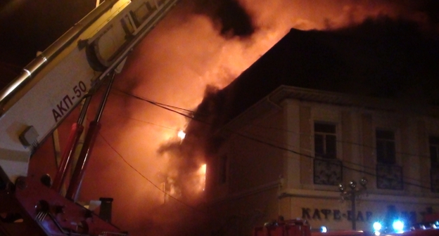 Пожар в кафе "Анжелика" в Ростове-на-Дону 25 сентября 2015 года. Фото: http://61.mchs.gov.ru/operationalpage/operational/item/3108670/