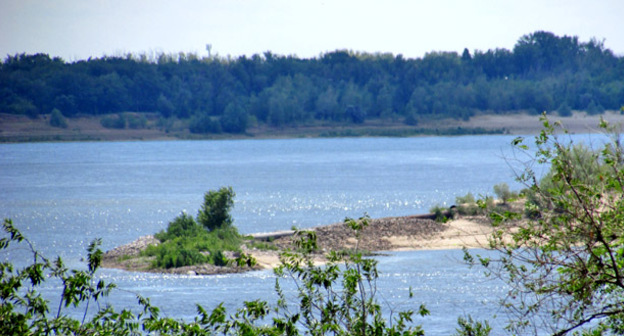 Вид на остров Сарпинский со стороны Центральной набережной Волгограда. Фото Вячеслава Ященко для "Кавказского узла"