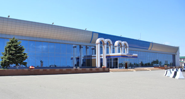 Здание терминала аэропорта Махачкалы. Фото Магомеда Магомедова для "Кавказского узла"