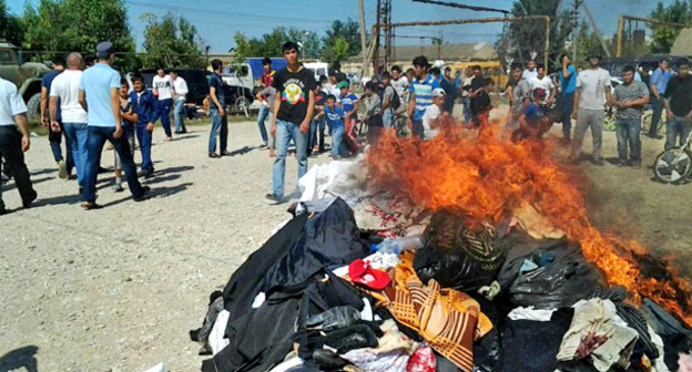 Сход жителей села Новый Куруш. Хасавюртовский район Дагестана, 22 сентября 2015 г. Фото: информационно-аналитический портал http://www.onkavkaz.com/