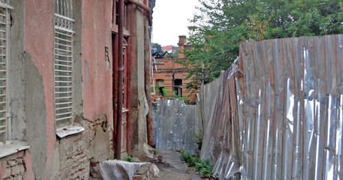 Дорога улицы Вифлеемская. Тбилиси. 6 октября 2015 г. Фото Инны Кукуджановой для "Кавказского узла"