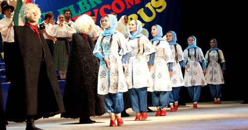 Международный фестиваль "Танцы над Эльбрусом". Нальчик, 6 октября 2015 г. Фото Людмилы Маратовой для "Кавказского узла"