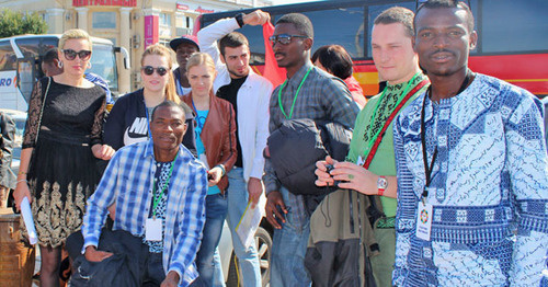 Участники международного фестиваля "Танцы над Эльбрусом". Нальчик, 6 октября 2015 г. Фото Людмилы Маратовой для "Кавказского узла"