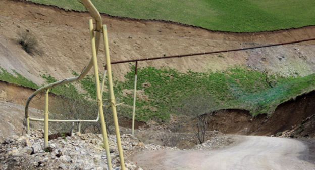 Газовая труба. Чечня. Фото Магомеда Магомедова для "Кавказского узла"