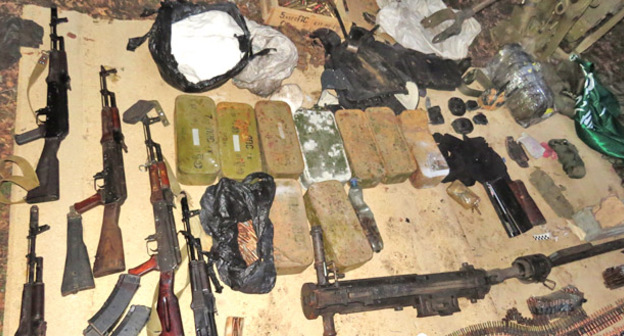 Содержимое тайника с боеприпасами. Фото:  http://nac.gov.ru