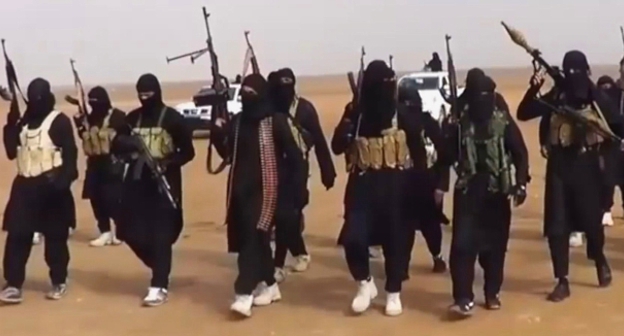 Боевики "Исламского государства", признанного в России и ряде других стран террористической организацией. Фото: Besacenter.org