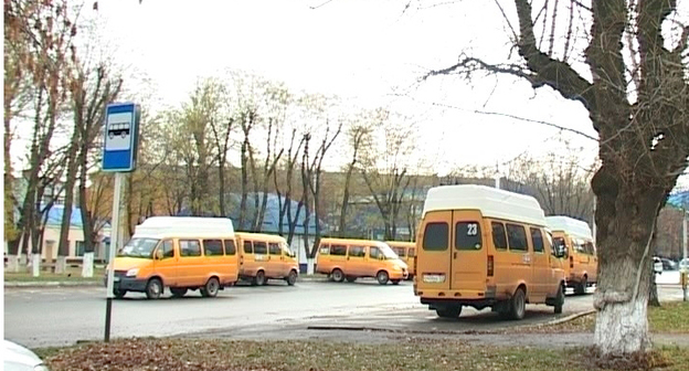 Маршрутки на стоянке в Армавире. Фото: http://www.s.gorodarmavir.ru